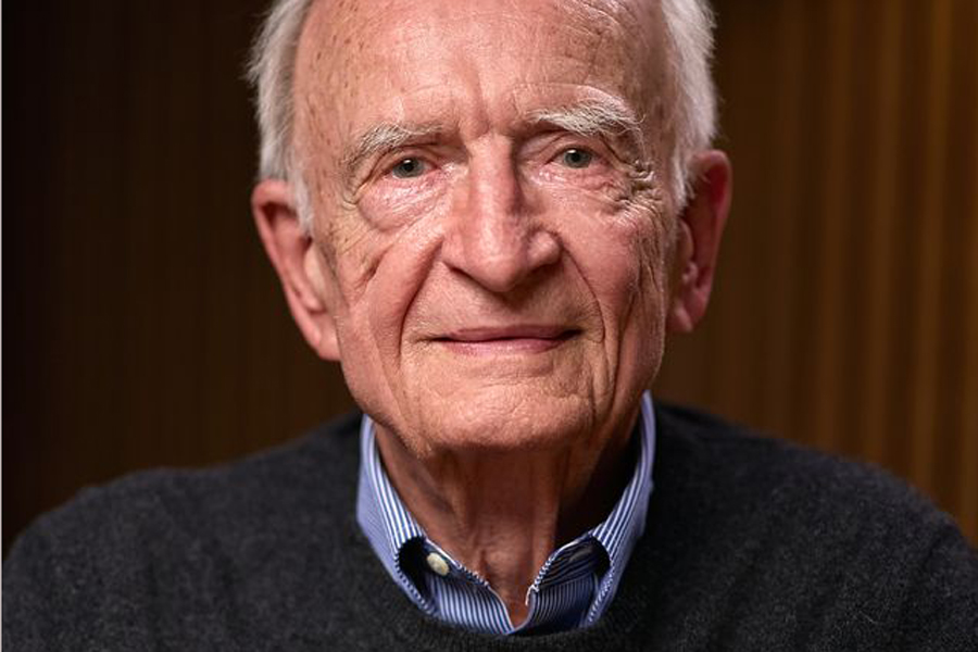 Porträt Prof. Dr. Norman Paech